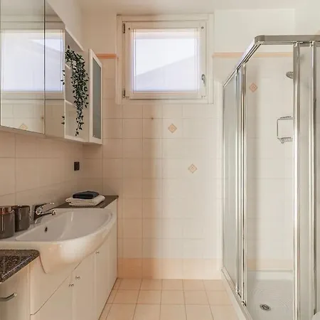 Bellavista Con Ac E Posto Auto A Brunate *