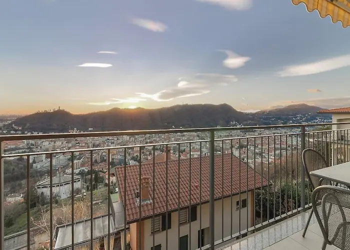 Bellavista Con Ac E Posto Auto A Brunate Apartman